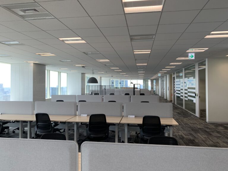 Simultaneous IT, AV, and Security Rollouts for a Global Professional Services Firm in Tokyo and Fukuoka 2 RideShare Office