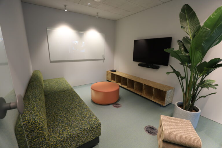 IT and AV Integration for Global Gaming Company’s Tokyo Office Relocation 2 Advert Office